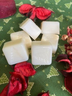 Santa sack with 2 bags of 6 Festive Fragrance Wax Melts and a festive snapbar